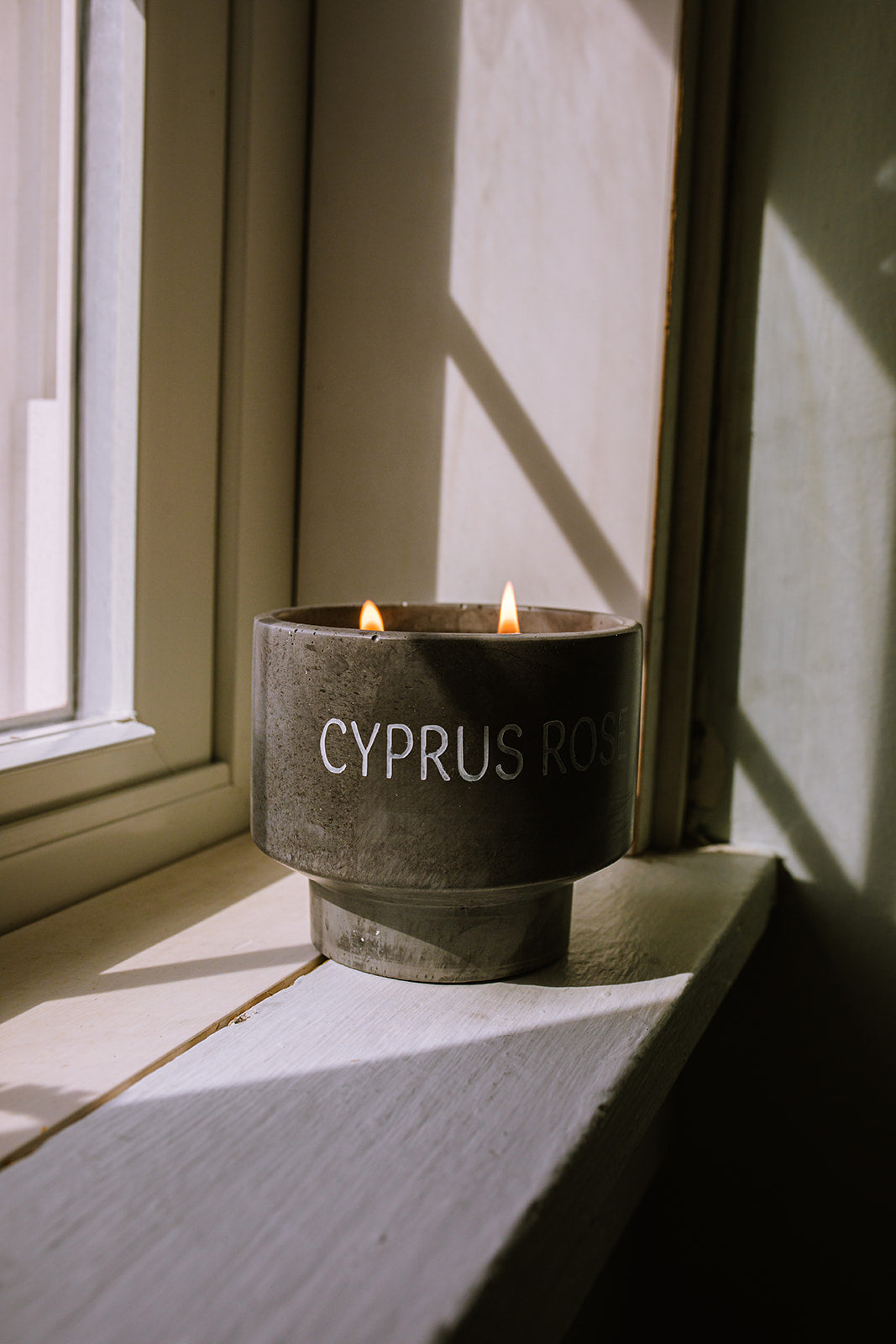 Oaked Bourbon & Apples 10oz Concrete Candle
