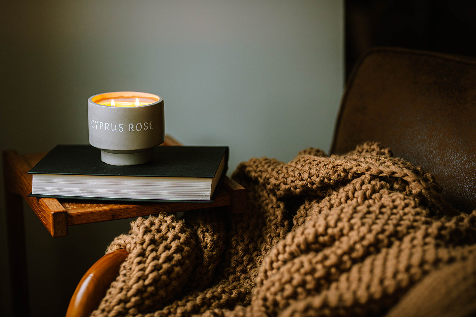 Sea Salt & Teakwood - 10oz Concrete Candle