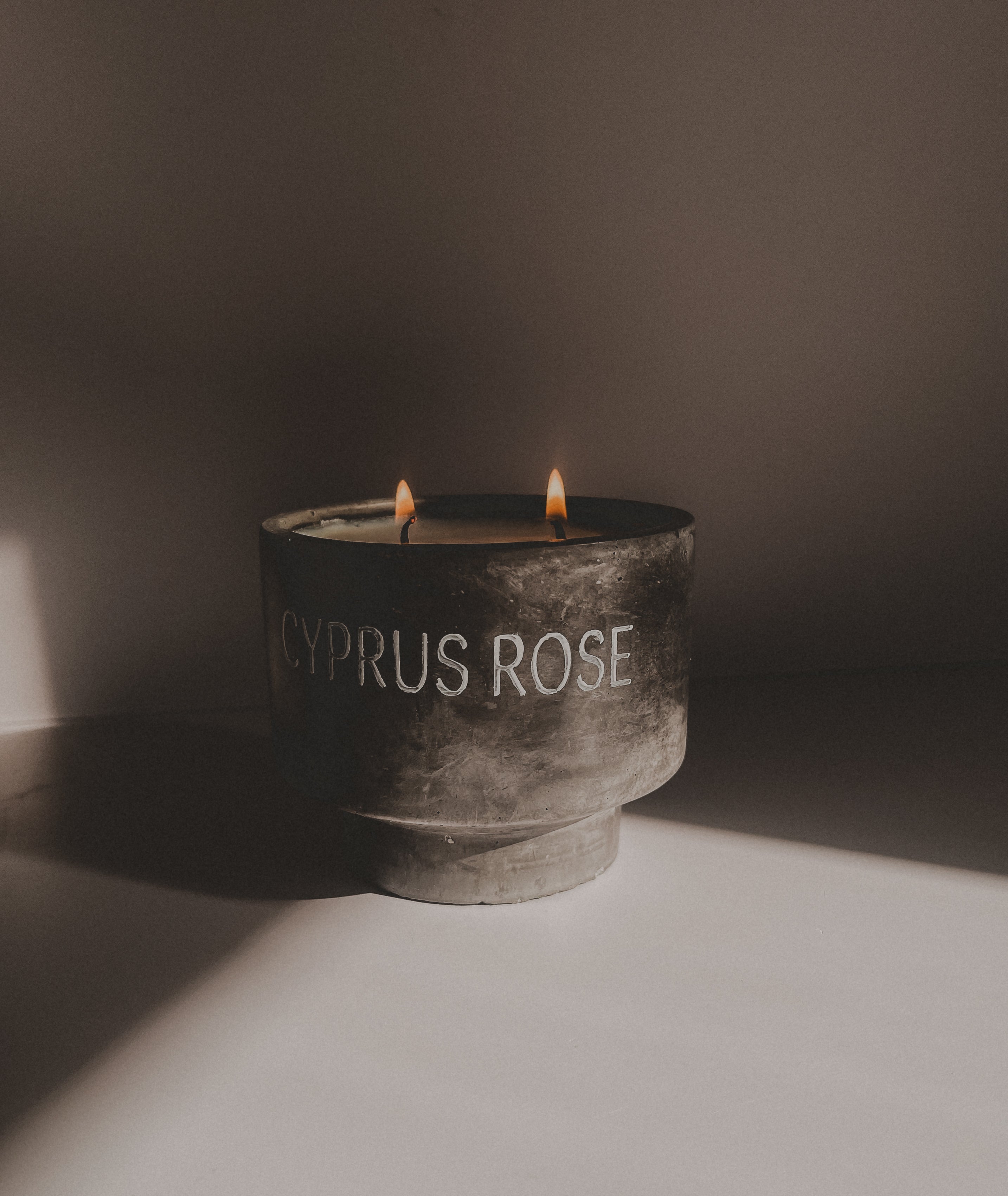 Oaked Bourbon & Apples 10oz Concrete Candle